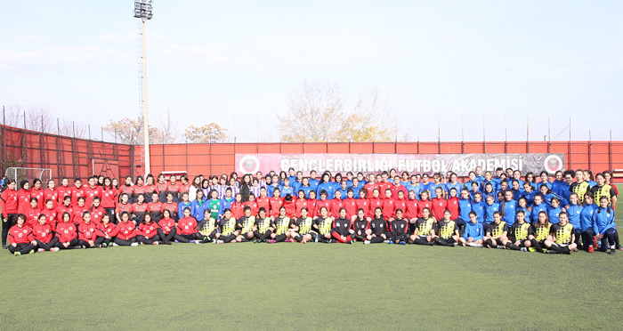 Gençlerbirliği Kız Futbol Takımı Milli Takım seçmelerine katıldı