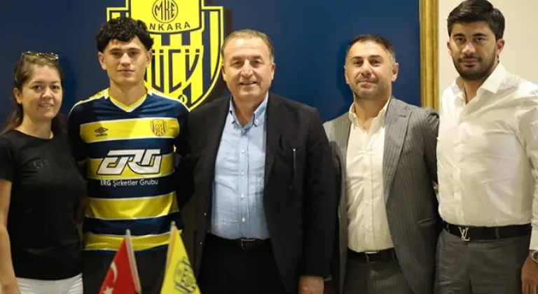 Ankaragücü Enis Tepecik'i açıkladı