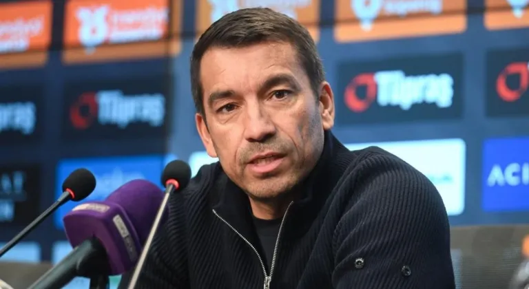 Beşiktaş'ta Giovanni van Bronckhorst ile yollar ayrılıyor