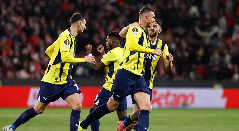 Fenerbahçe Çekya'da geri döndü