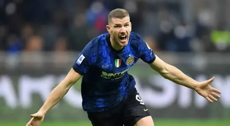 Fenerbahçe Edin Dzeko'yu resmen açıkladı