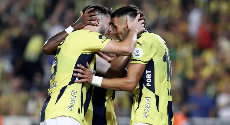 Fenerbahçe farklı kazandı