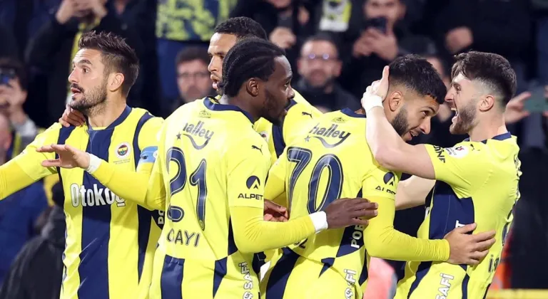 Fenerbahçe galibiyeti son anlarda kurtardı