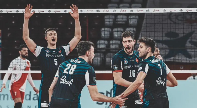 Halkbank İstanbul Gençlikspor'a set vermedi