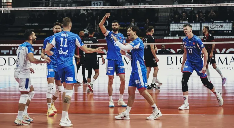 Halkbank lider Spor Toto'yu devirdi