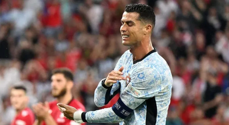 Ronaldo 900 gole ulaşan ilk futbolcu oldu