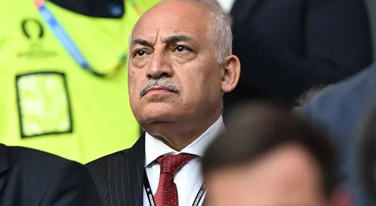 TFF'de Mehmet Büyükekşi'nin zor seçimi